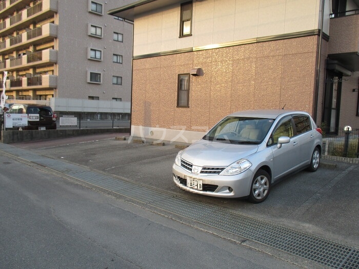17/23 駐車場