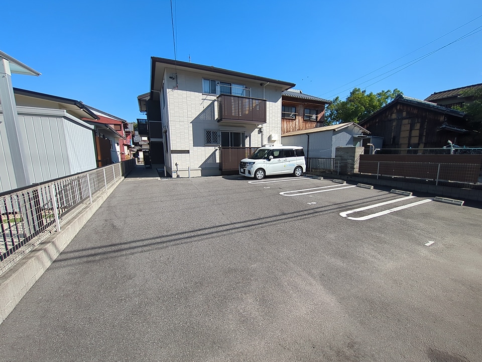 17/20 駐車場