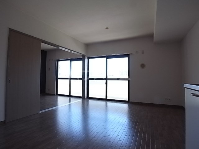 13/30 リビング/ダイニング