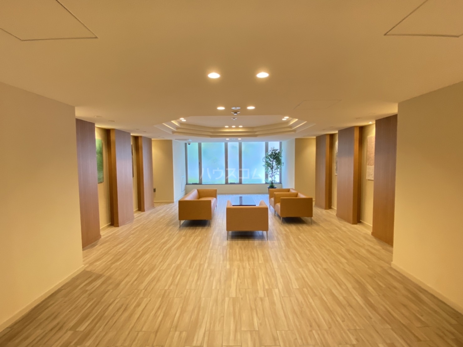 28/30 エントランス