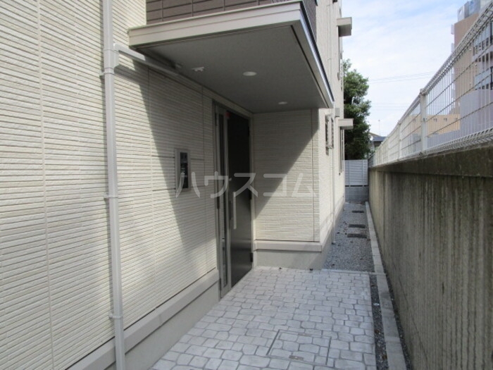 17/26 エントランス