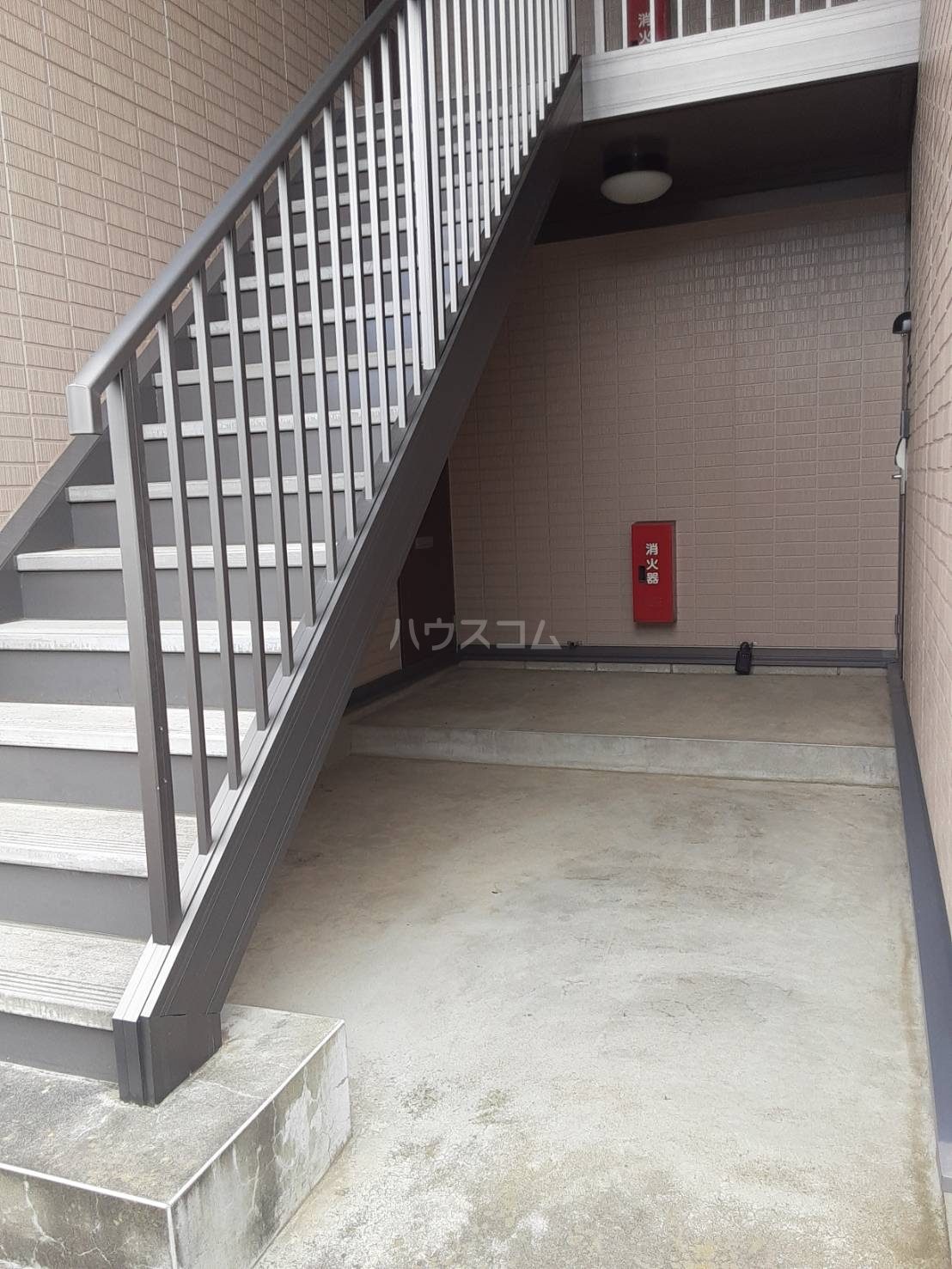 24/30 エントランス