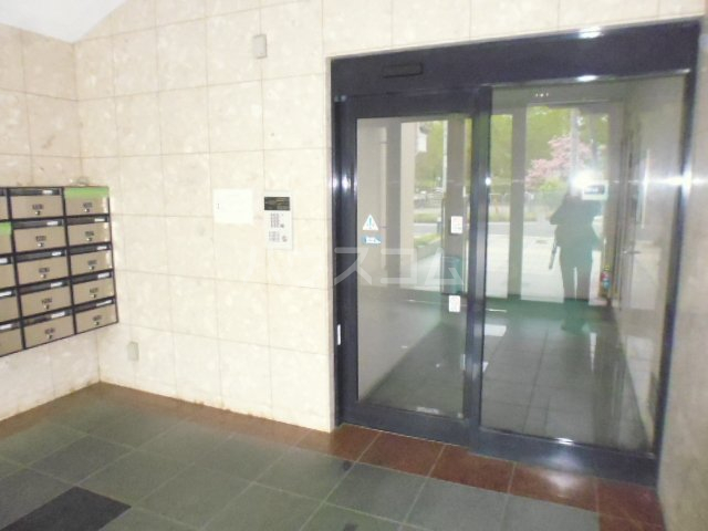 28/30 エントランス