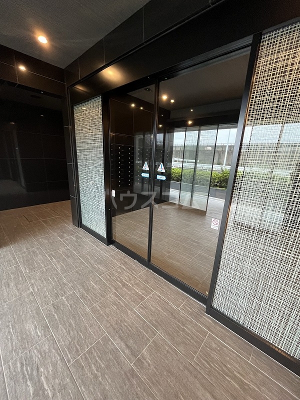 2/5 エントランス