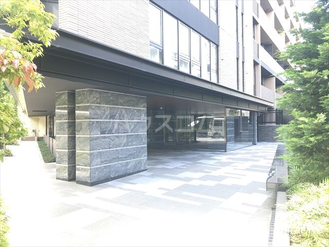 18/28 エントランス