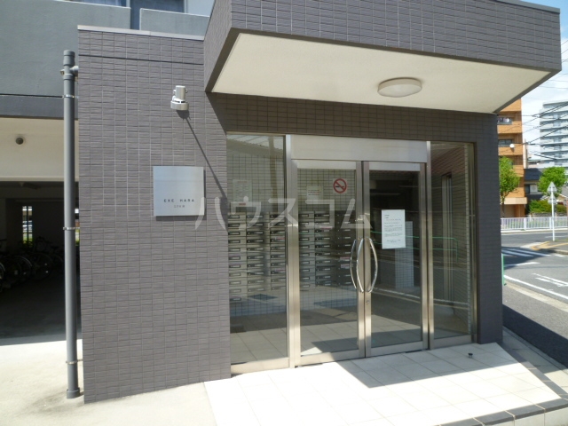 22/27 エントランス