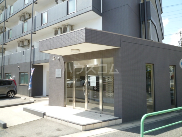 21/27 エントランス