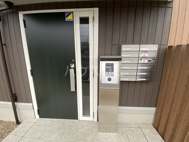 25/30 エントランス