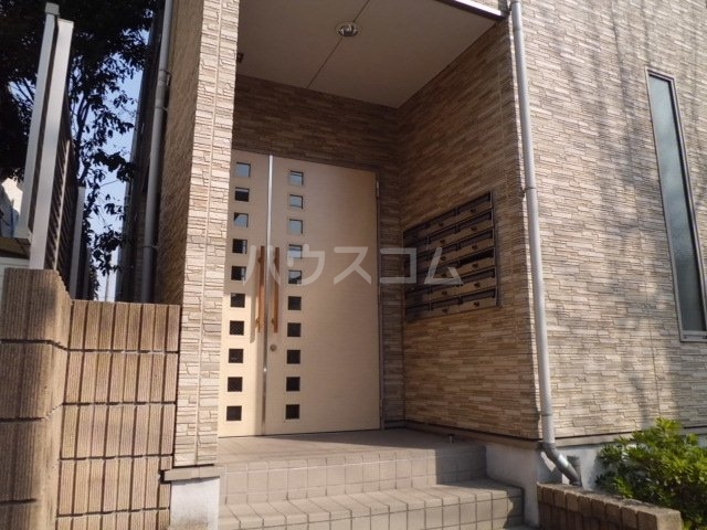 17/26 エントランス