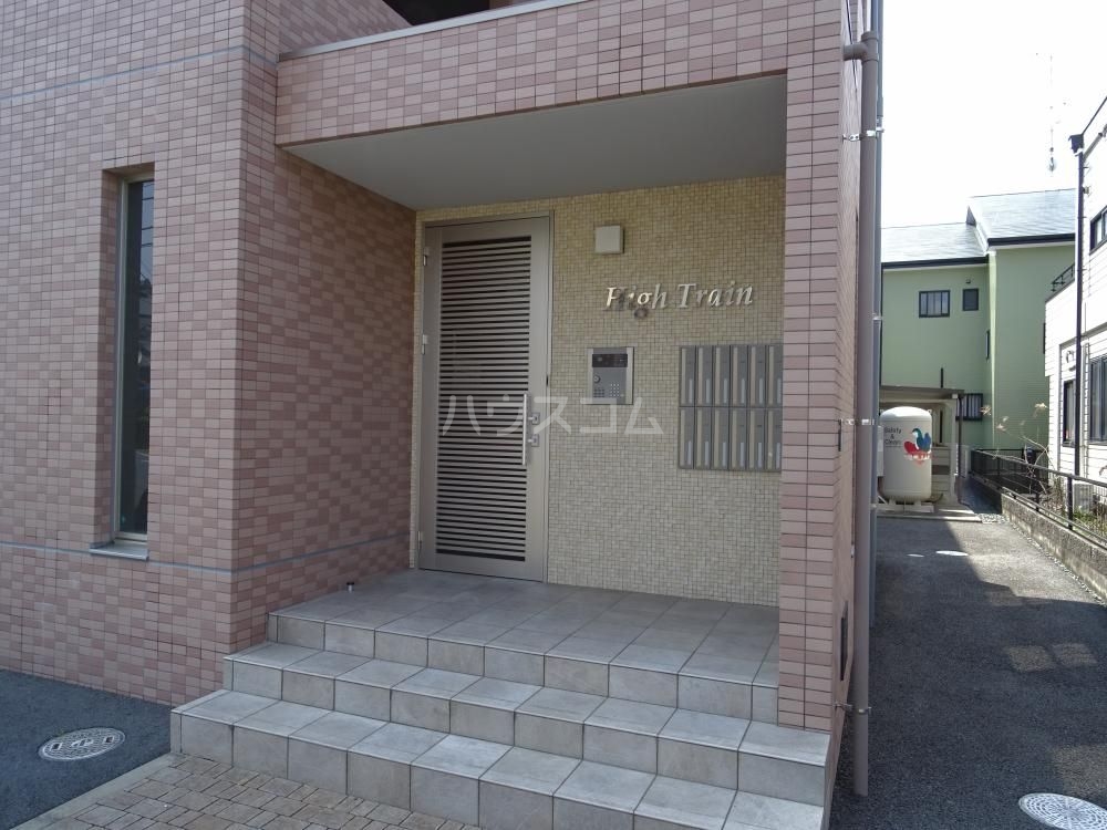 22/30 エントランス