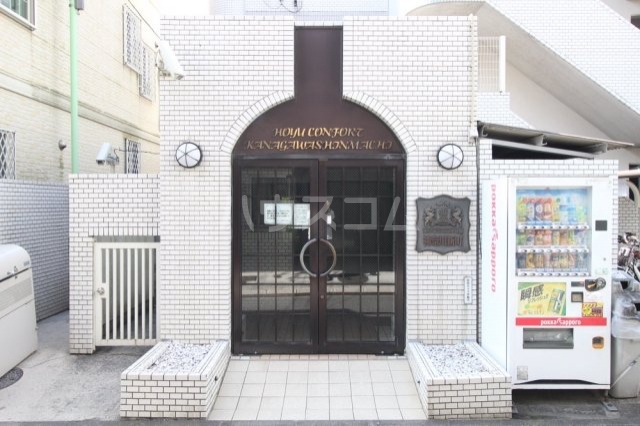 24/26 エントランス