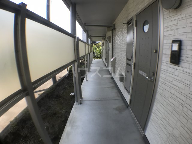 20/30 エントランス