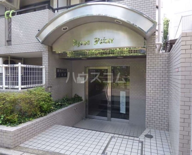 16/21 エントランス