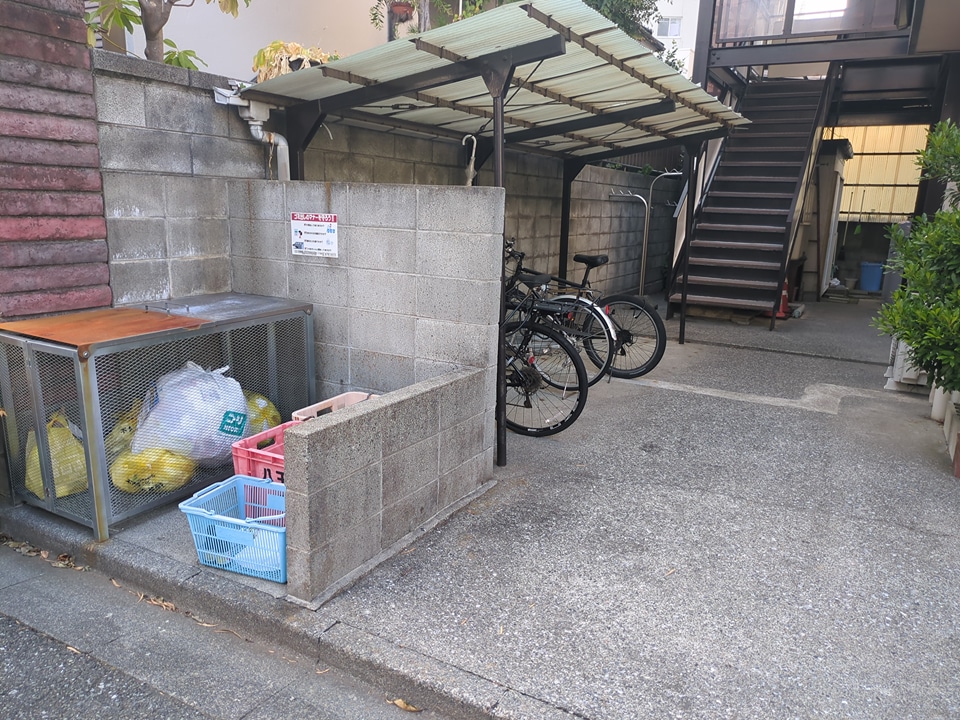 17/27 エントランス