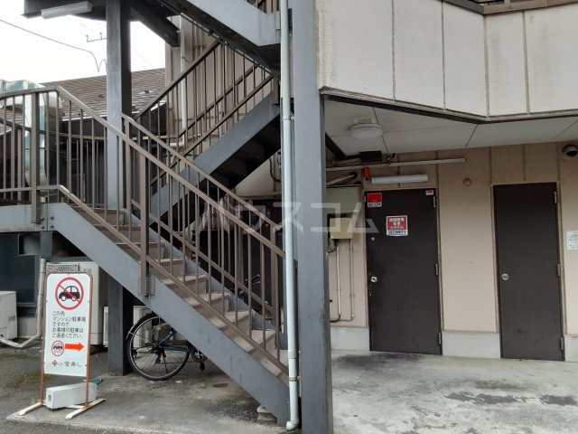 25/30 エントランス