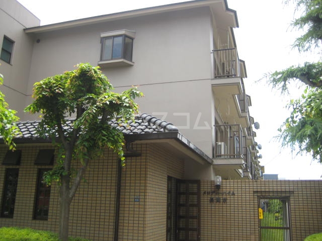 16/20 エントランス