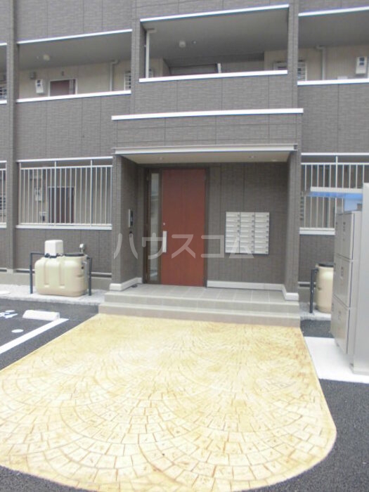 17/20 エントランス