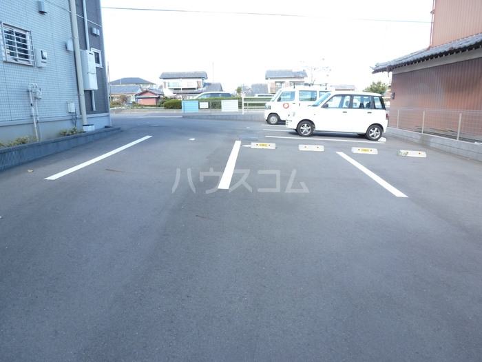 15/17 駐車場