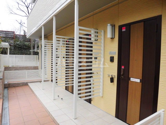18/24 エントランス