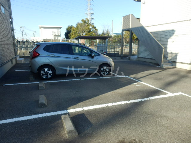 2/3 駐車場