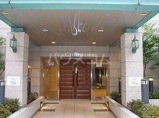 19/20 エントランス