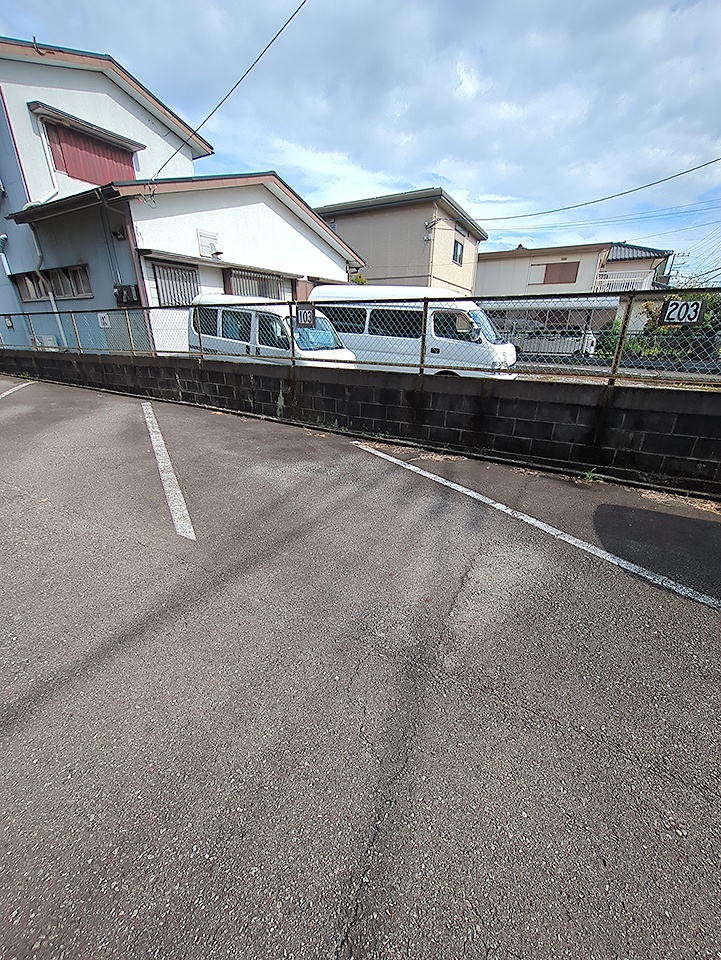 2/6 駐車場