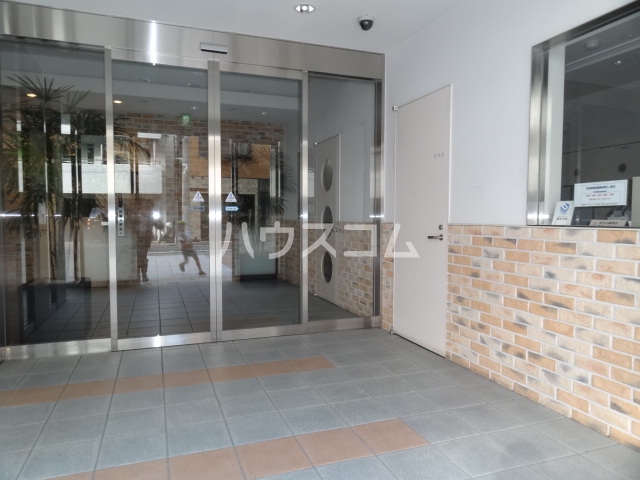 28/30 エントランス