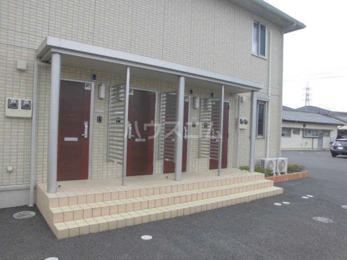 18/21 エントランス