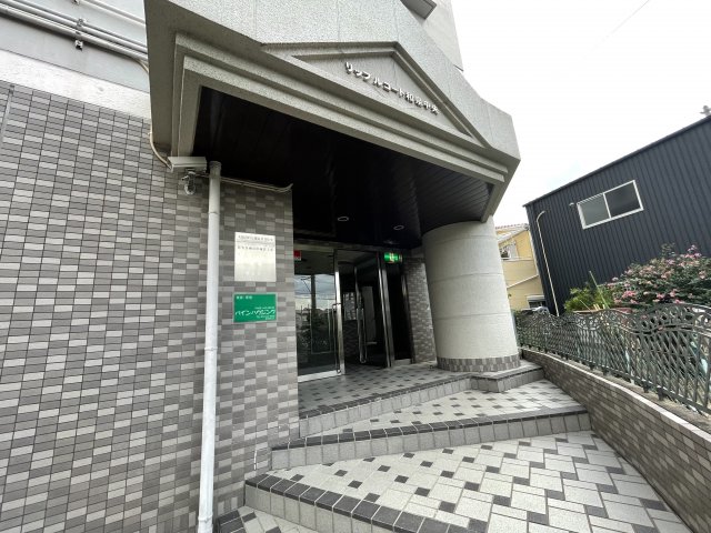 18/21 エントランス