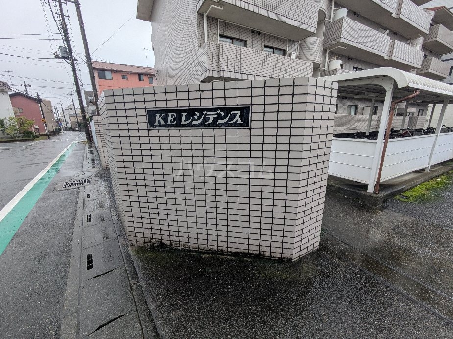 2/4 エントランス