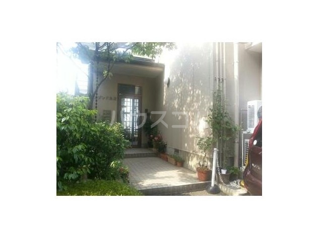 14/20 エントランス