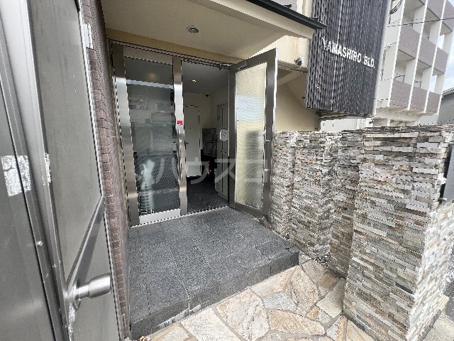 29/30 エントランス