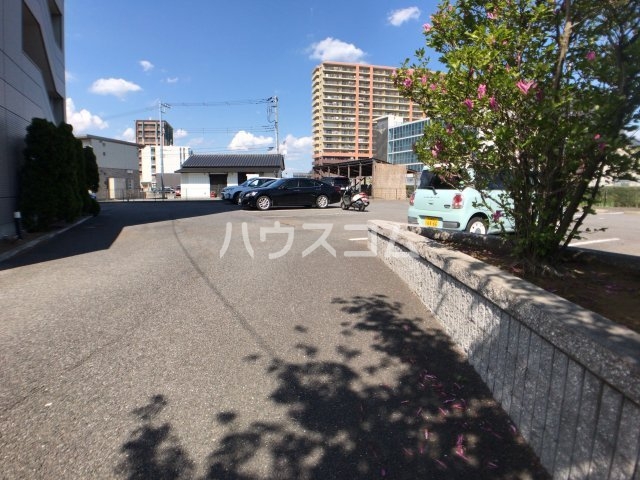 15/18 駐車場