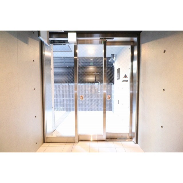 14/16 エントランス