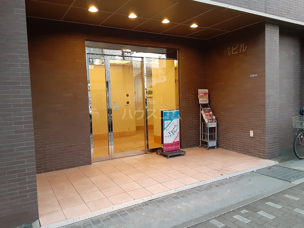 20/30 エントランス