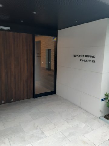 23/30 エントランス