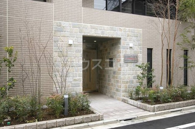 2/4 エントランス