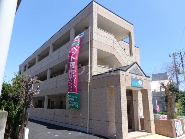 22/27 エントランス