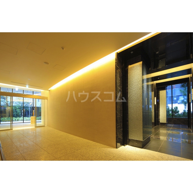 16/26 エントランス