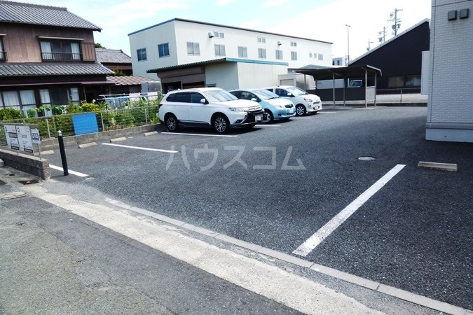 16/18 駐車場
