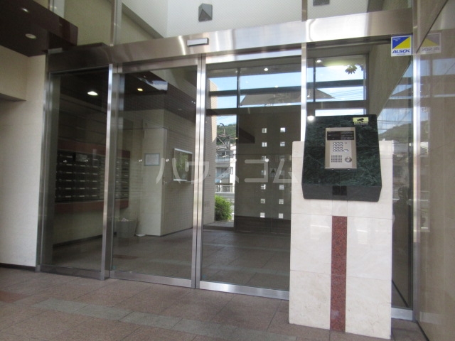 22/30 エントランス