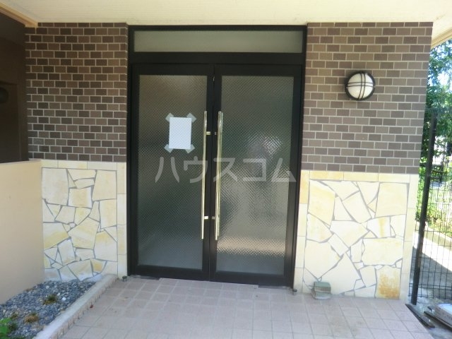 21/23 エントランス