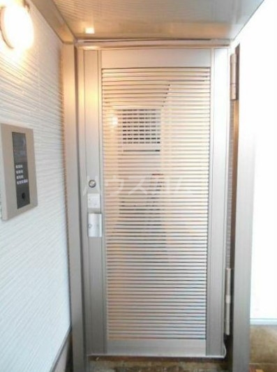 14/20 エントランス