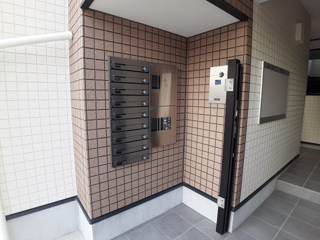 24/30 エントランス