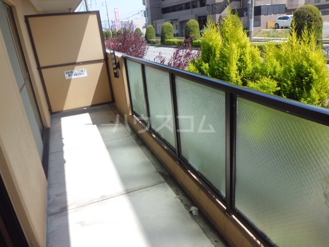 21/27 バルコニー