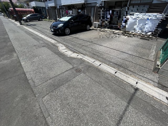 28/30 駐車場