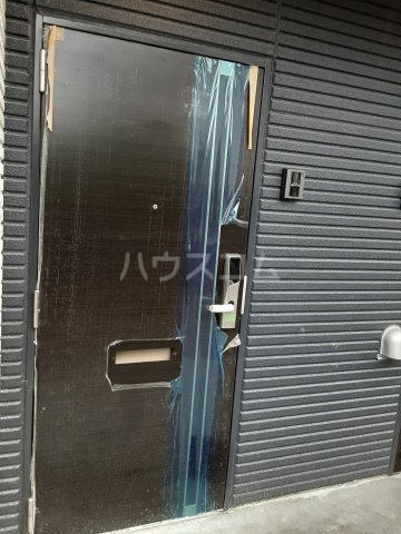 28/30 エントランス
