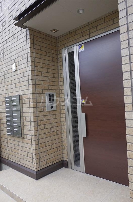 20/30 エントランス