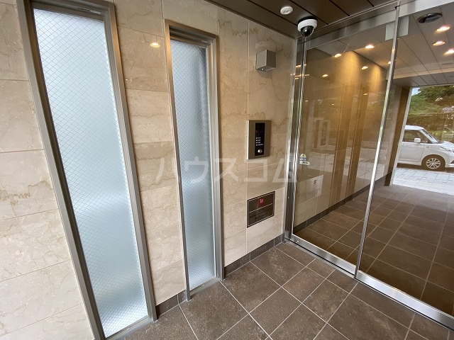 20/29 エントランス