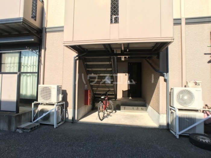 20/30 エントランス